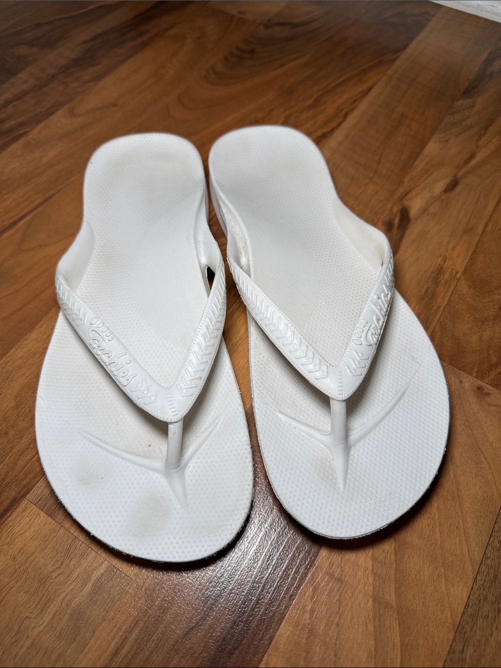 Archies flip flops Women's White Sandals - Classic Comfort